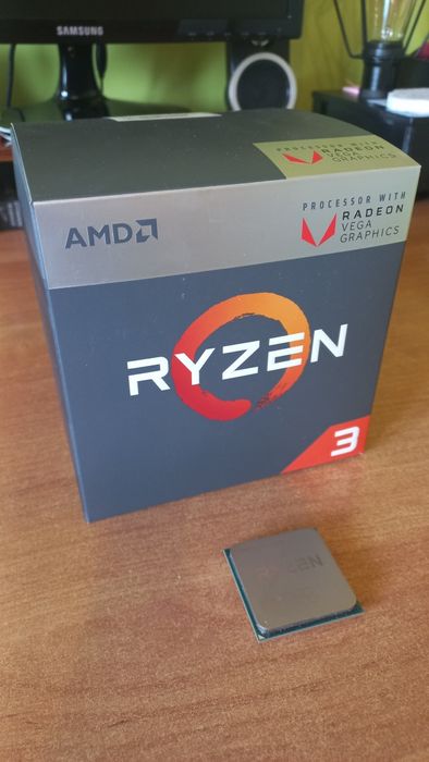 Procesor AMD Ryzen 3 2200G, 3.7 Ghz, AM4