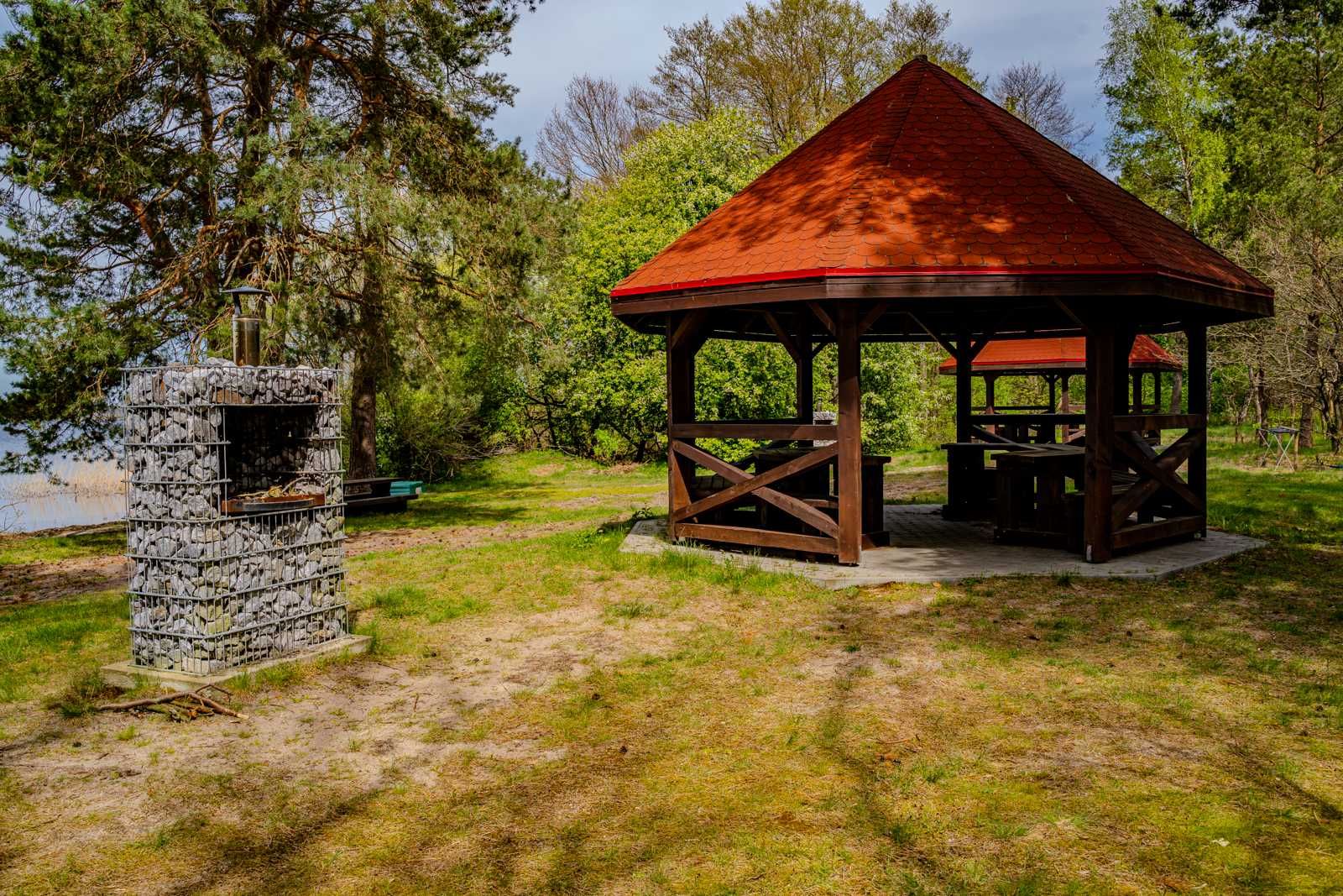 Domki nad jeziorem na wynajem STARE WIERZCHOWO - zwierzęta bezpłatnie