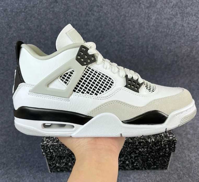 NikeAir Jordan4Retro R.42