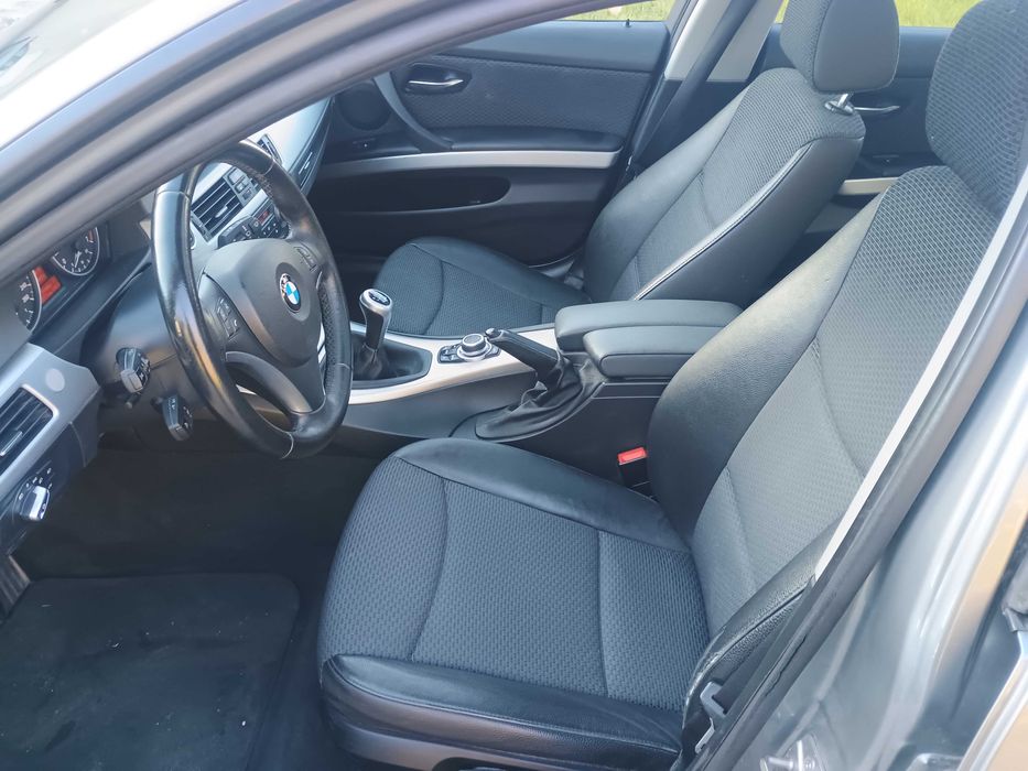 Bmw 318i E91 Kombi 2010r.  Xenon 2 x szyberdach  2,0 143KM