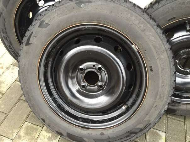 Шини зимові з дисками 185/65 R15