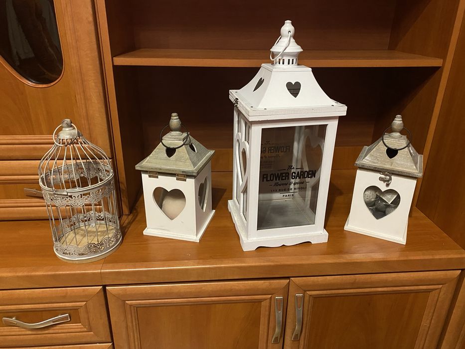 Cztery stylowe lampiony