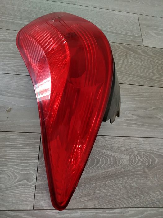 Фара  Пежо 308 SW фара