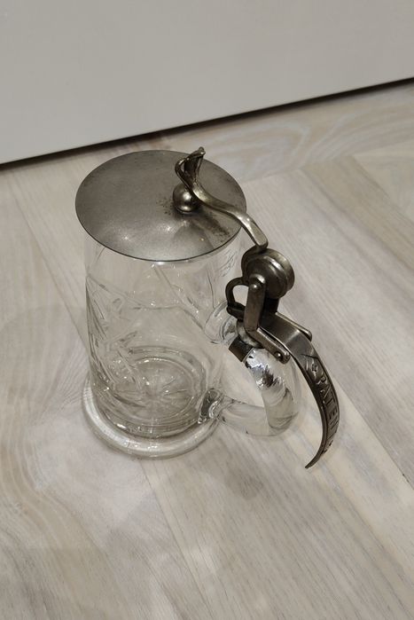 Stary, zdobiony kufel do piwa. Patent.