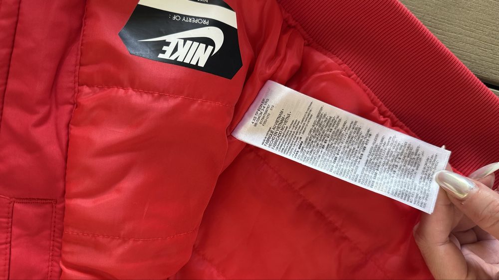 Куртка nike дуже класна 3-4 р 104