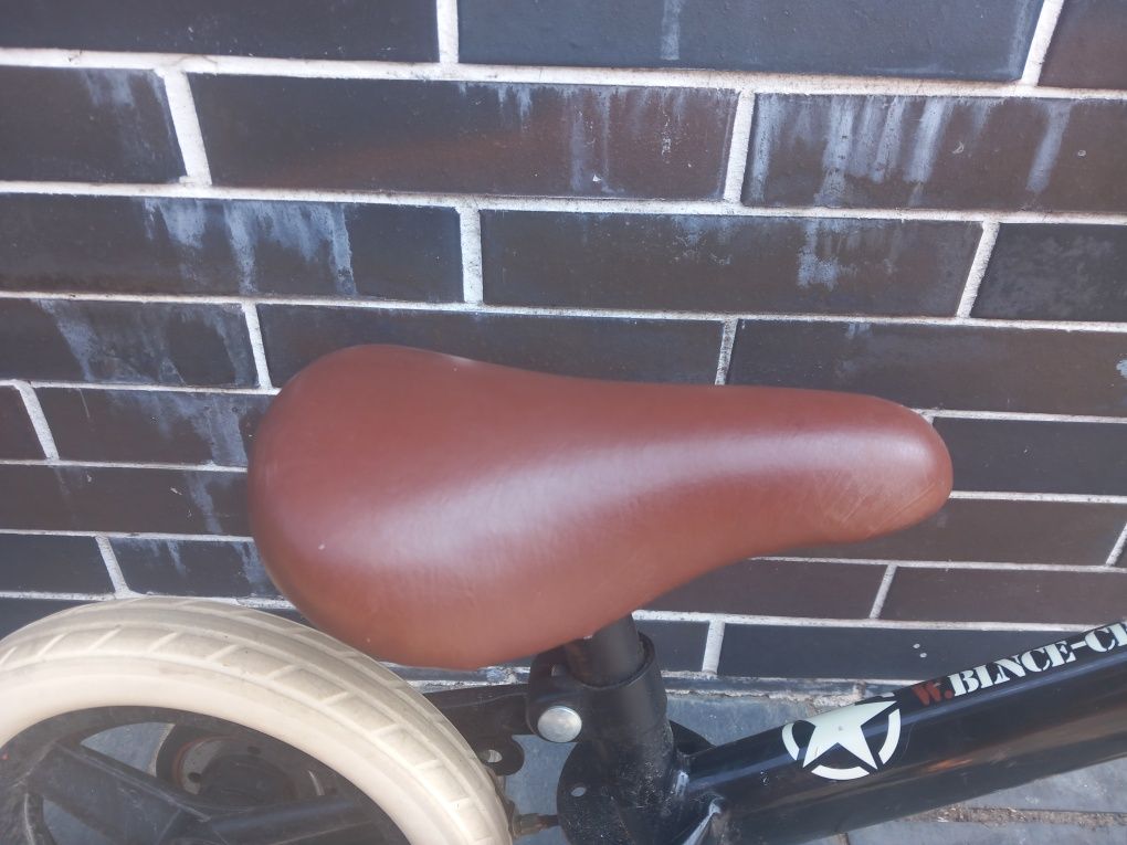 Bicicleta sem pedais criança