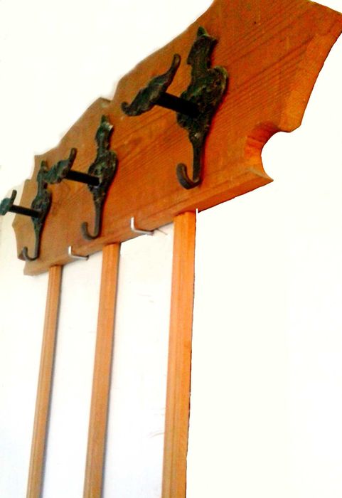 Цена снижена вешалка авторского производства