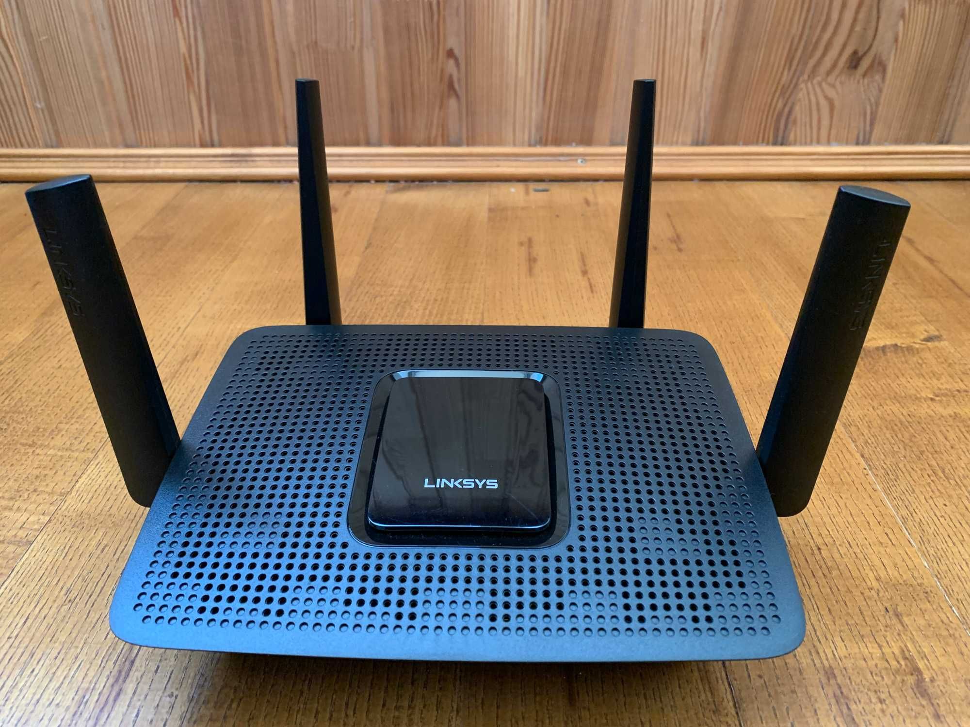 LINKSYS MR8300 AC2200 Tri-Band Mesh WiFi Router