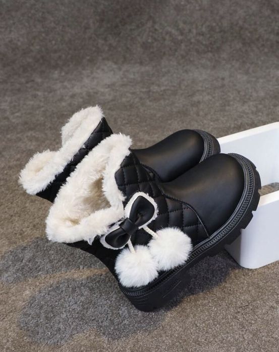 Чобітки на дівчинку