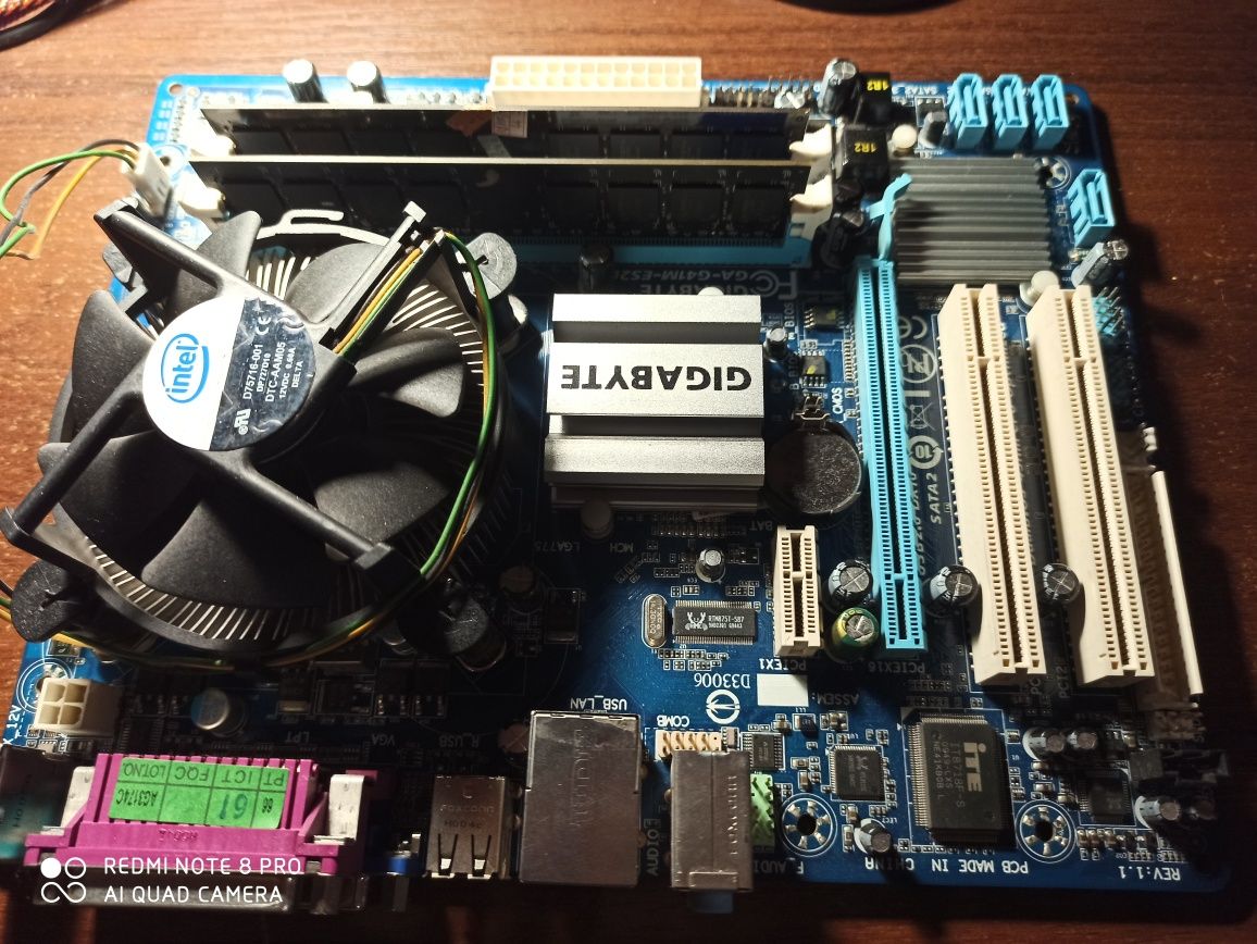 Комплект  Gigabyte sok 775 E6550 4 gb ddr3