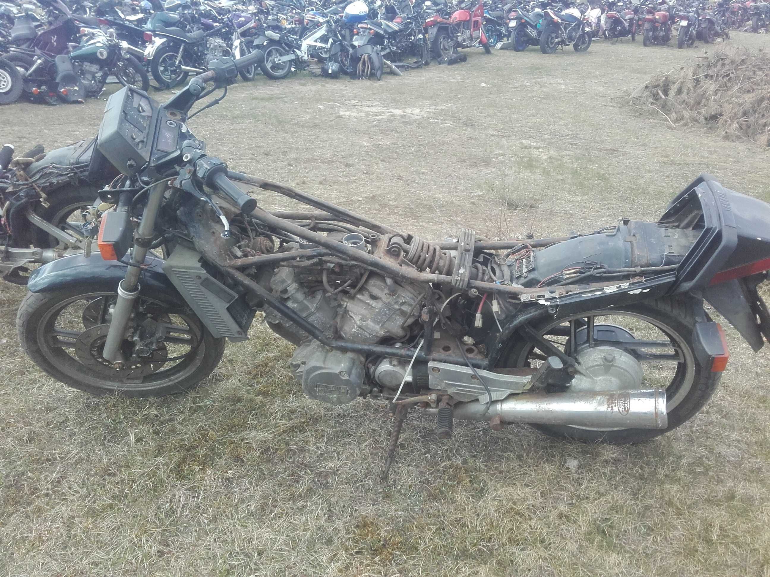Yamaha xz550 xz 550 vision silnik lagi bak gaźniki felga koło części