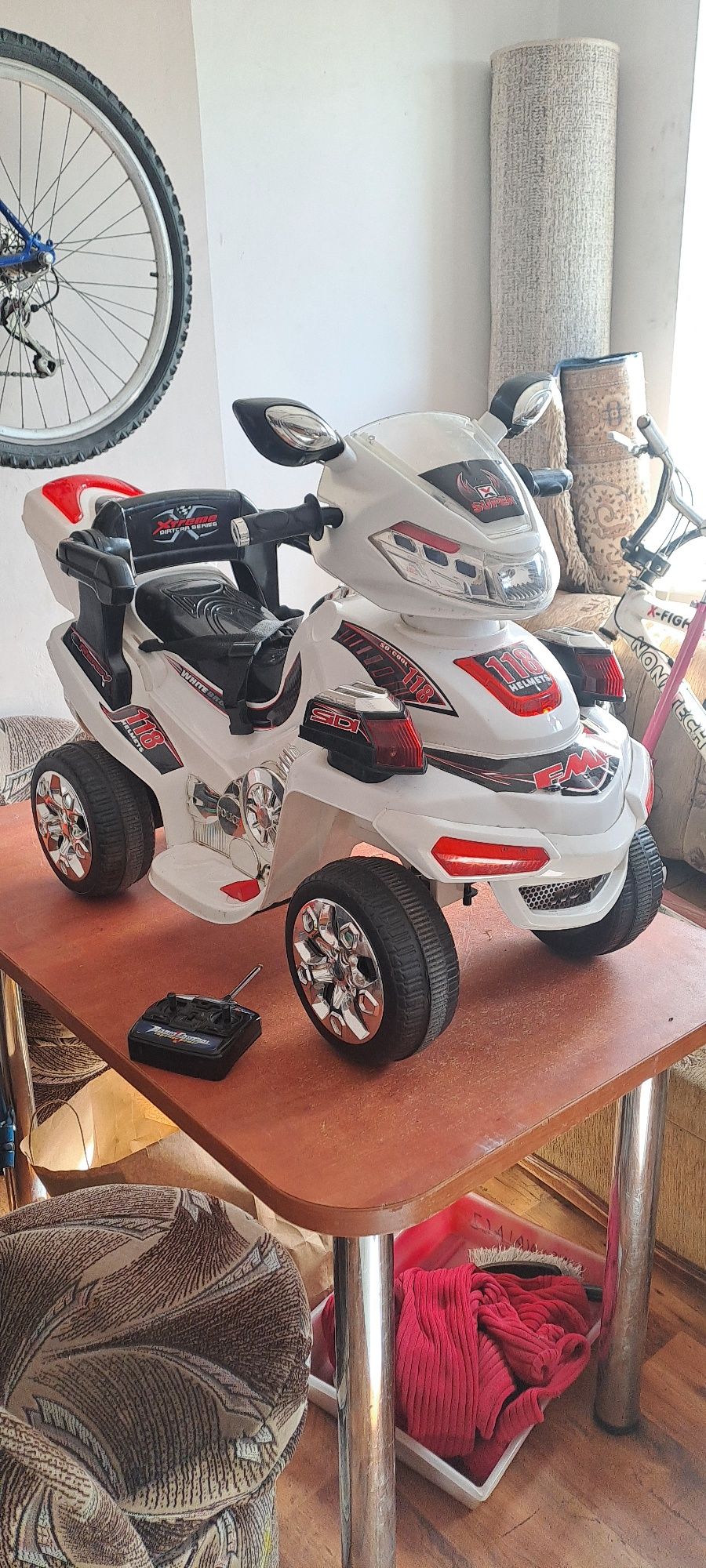 Quad pojazd elektryczny dla dzieci.