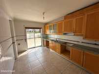 T2 Usado - Planalto/Leiria - Terraço e Garagem fechada