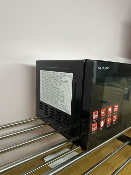 Kuchenka mikrofalowa Sharp R-642 BKW 800W 20L Czarna
