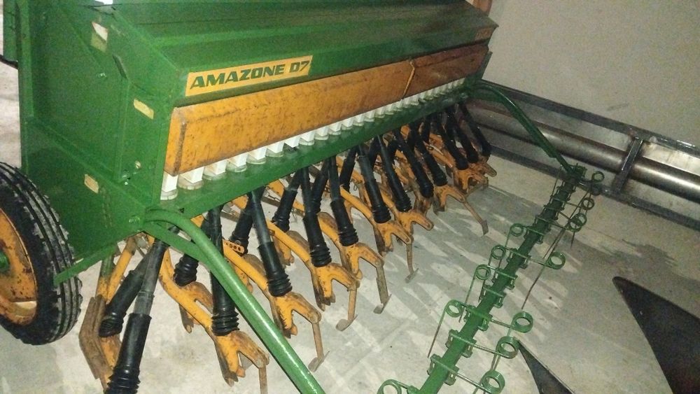 Siewnik zbożowy Amazone D7D8