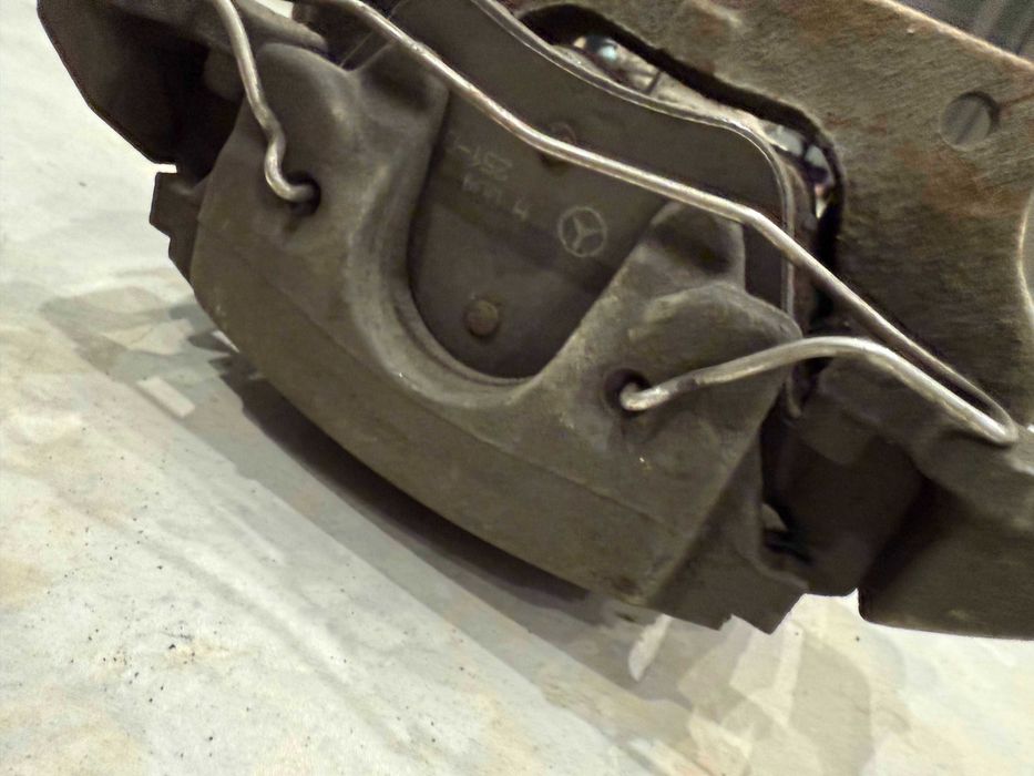 передні супорта w211 3.0 4matic