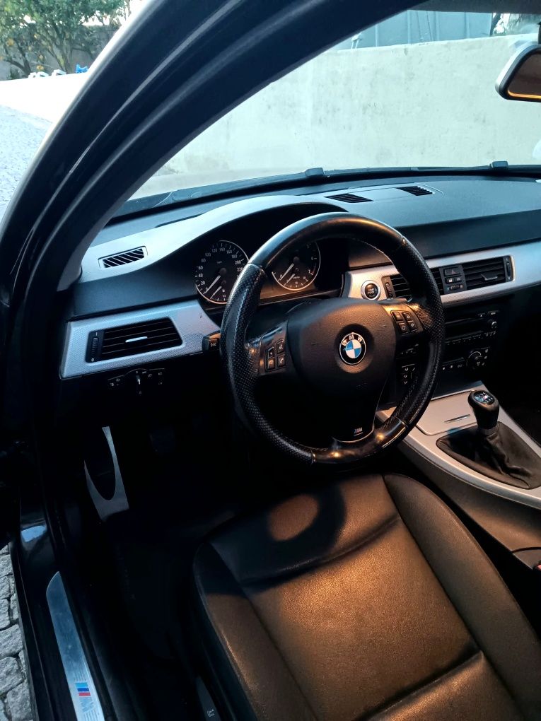 BMW - 320i e90 Sedan