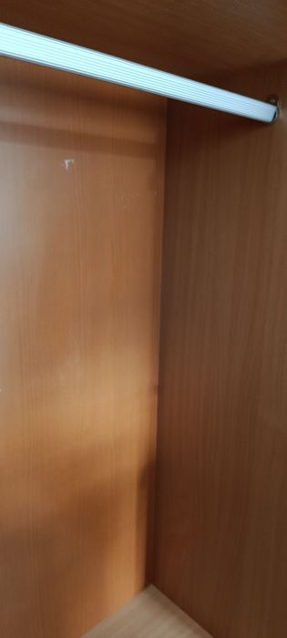 Roupeiro de madeira moderna