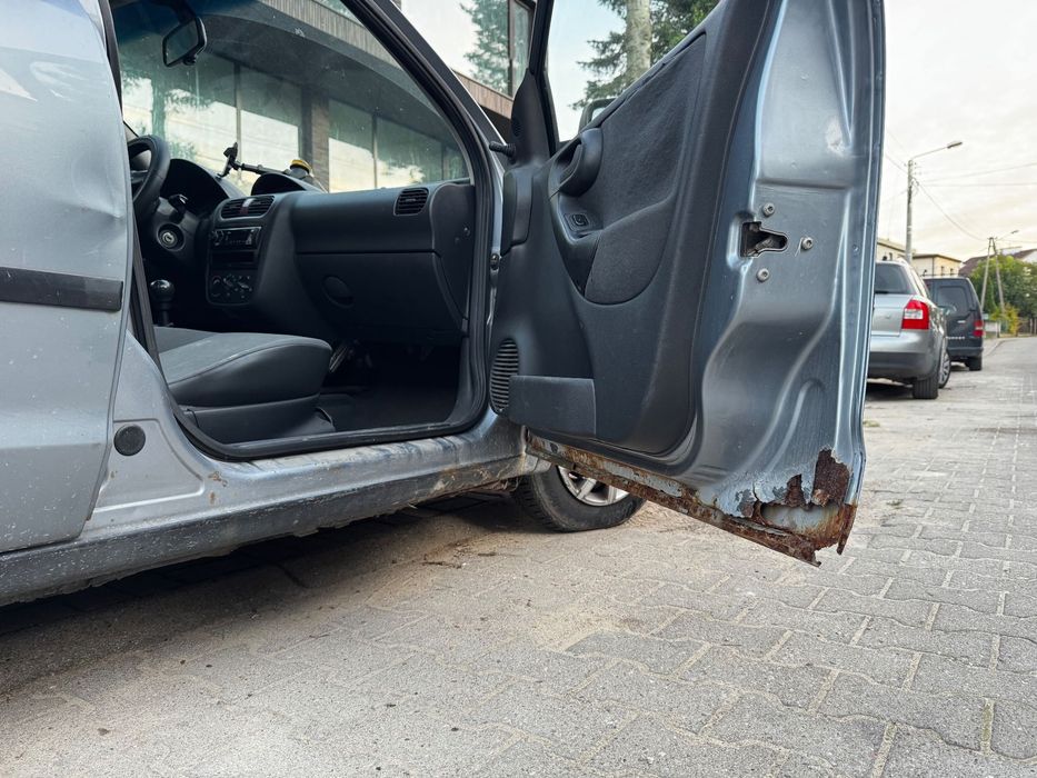 Sprzedam Opel Corsa 2003 na części
