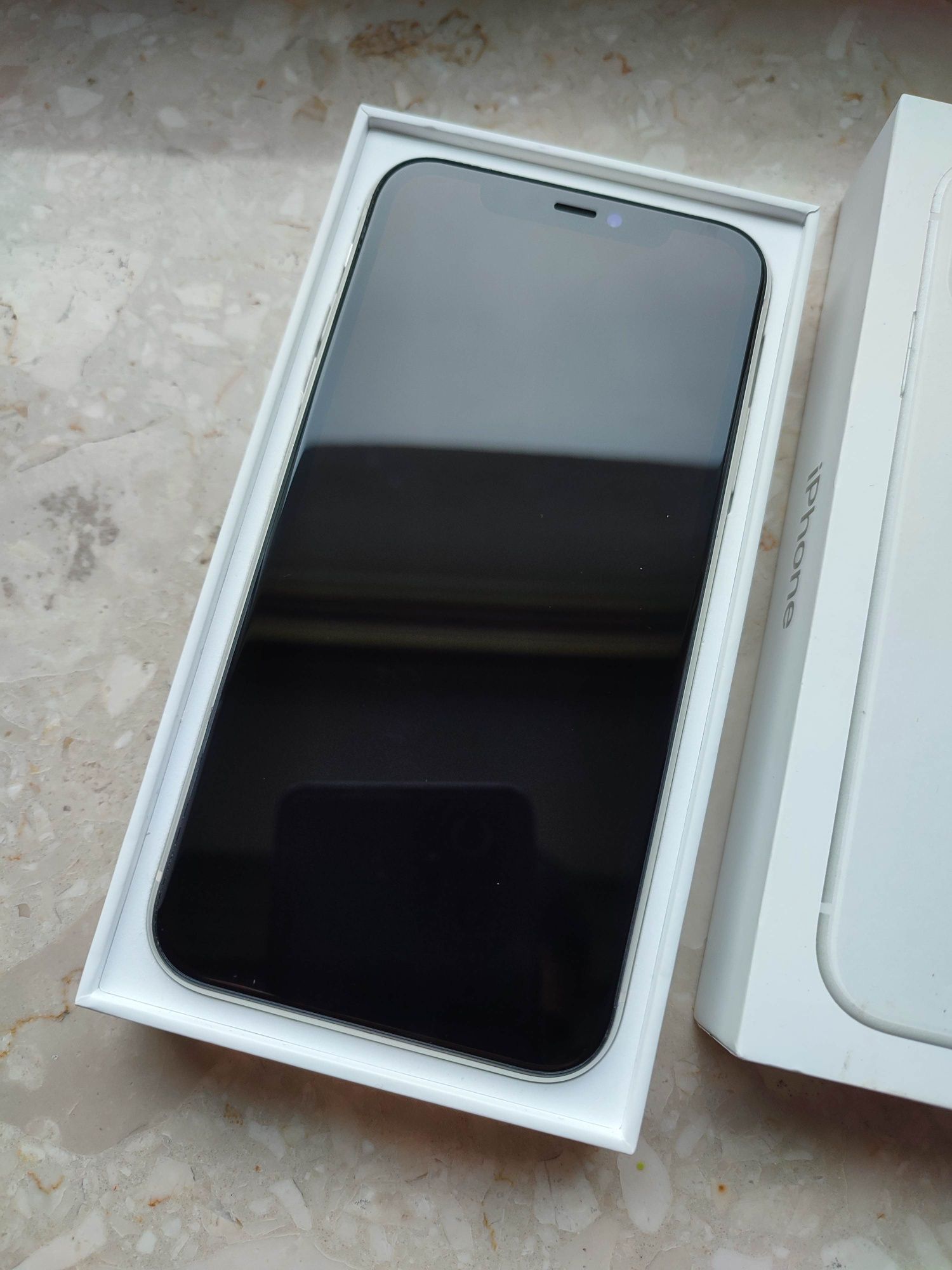Powystawowy Apple iPhone 11 64GB Biały | Świetny stan | Smartfon