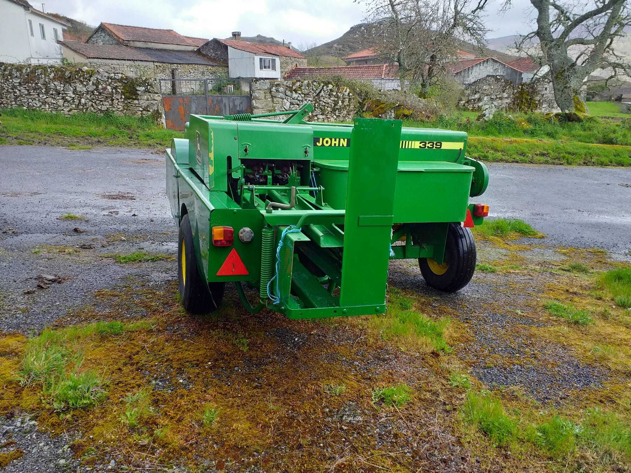 Enfardadeira John Deere 339 impecavel