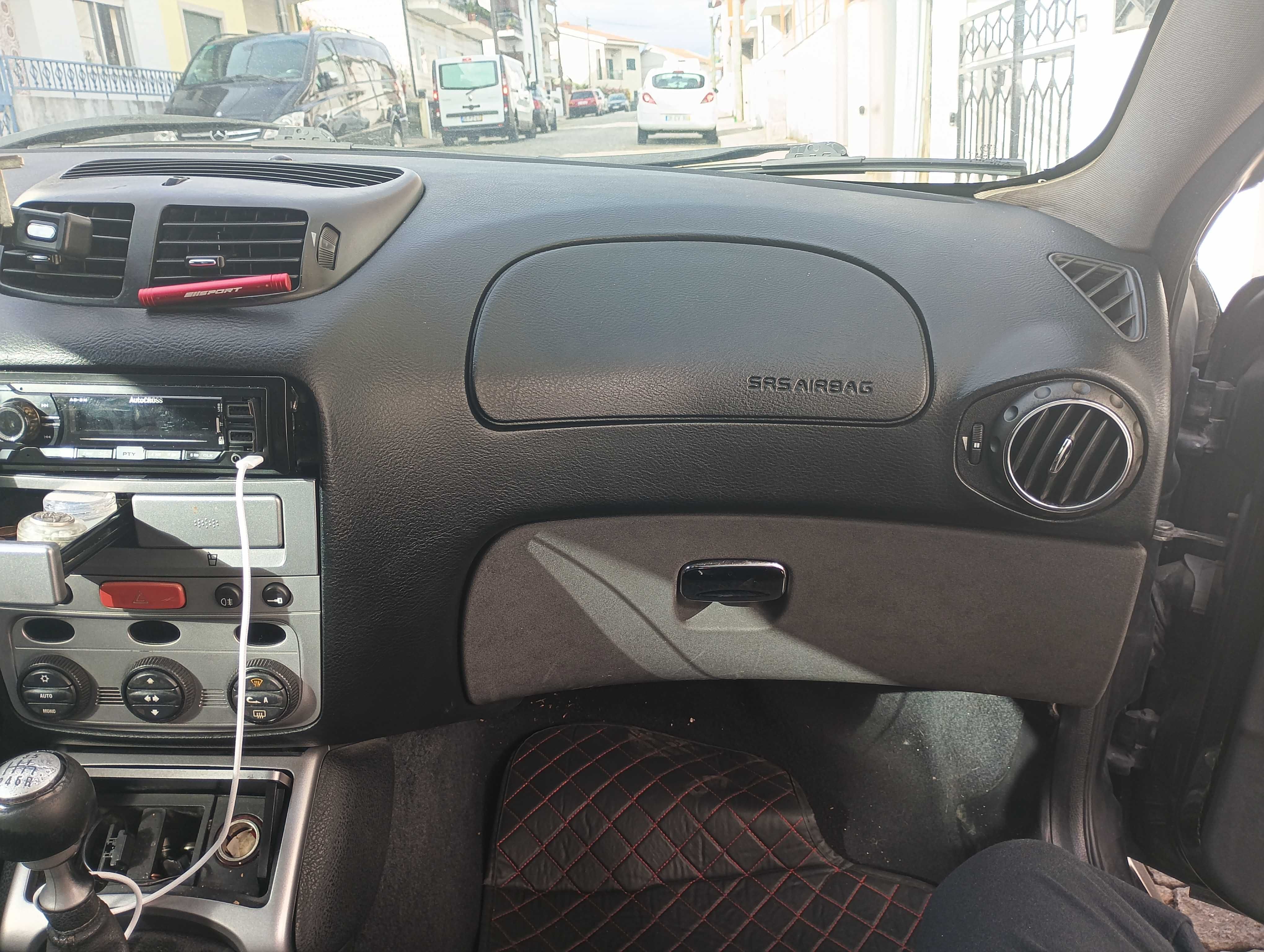 Alfa Romeo GT preto mate ler bem o anúncio