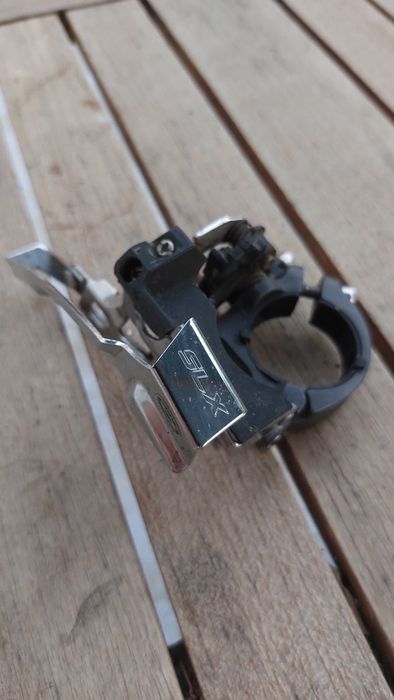 Desviadores frontais Shimano SLX e Deore