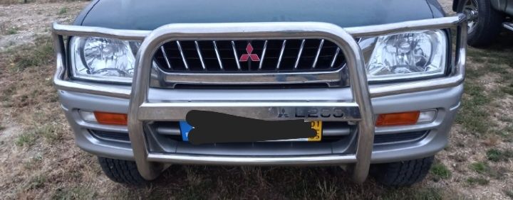 Material mitsubishi strakar