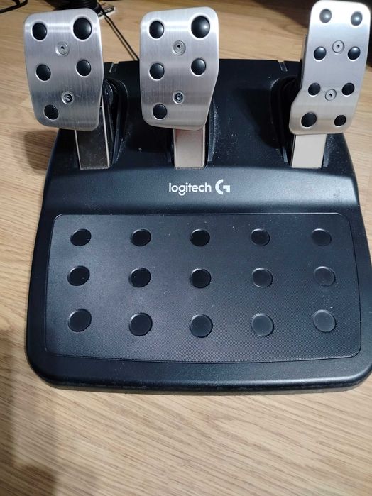 Kierownica Logitech G29 z shifterem i nakładką na kierownicę F1