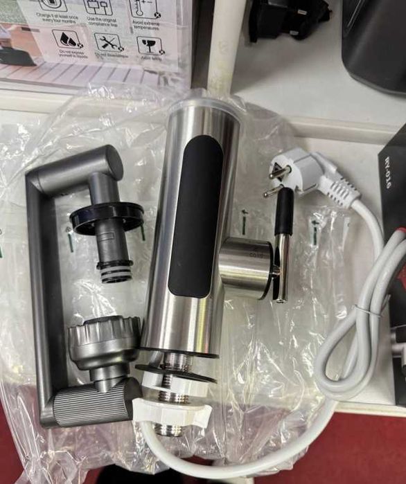 водонагреватель кран проточный 3 кВт смеситель бойлер дисплей змішувач