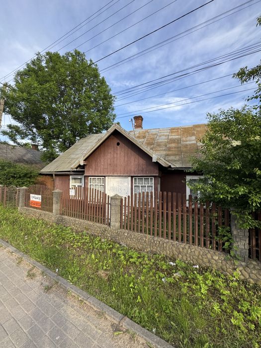 Будинок у ЦЕНТРІ Брошнів-Осади Перша лінія