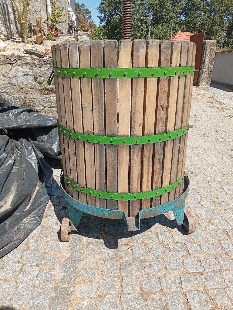 Prensa e Relador para Vinho