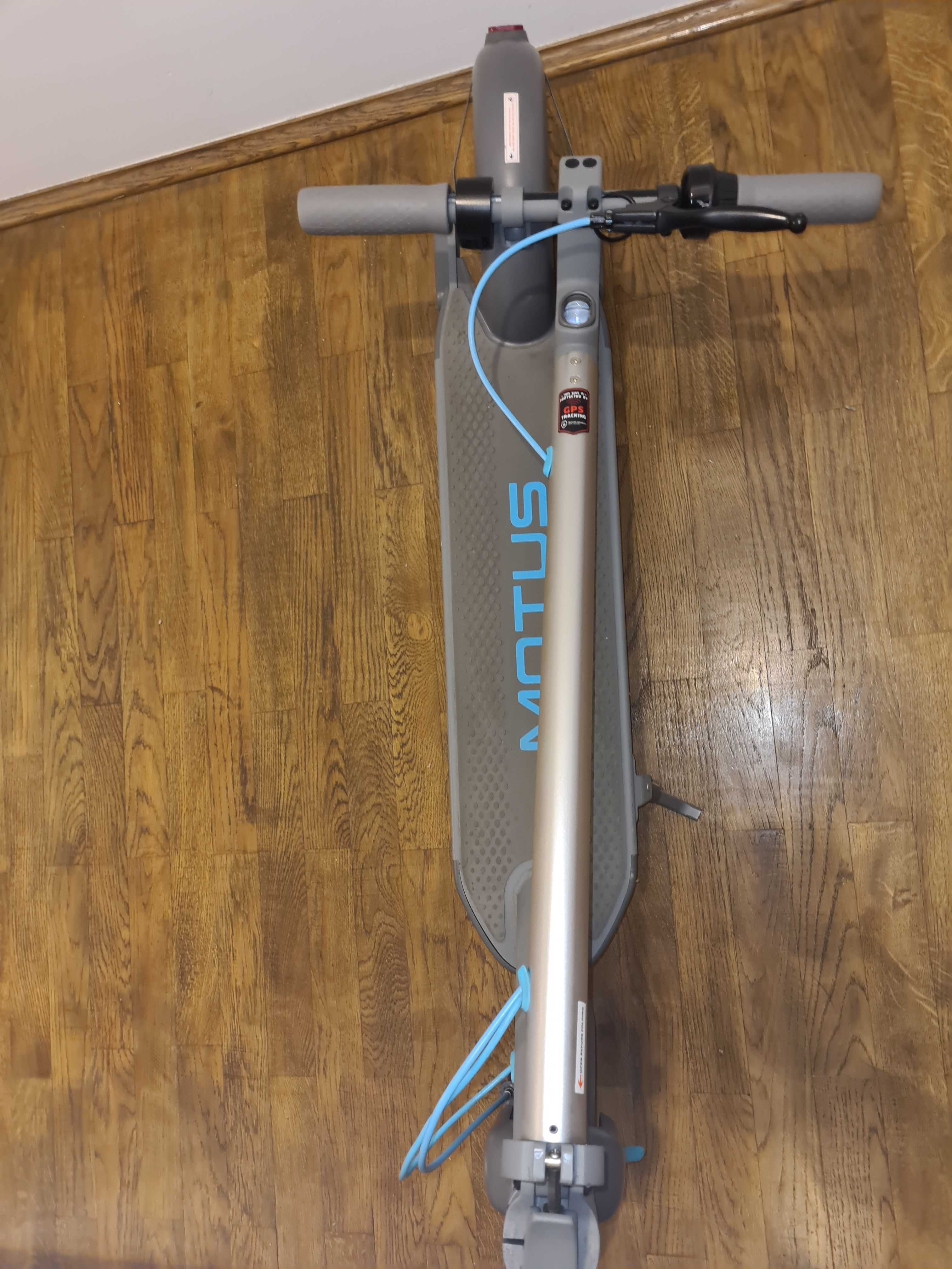 Hulajnoga elektryczna Motus Scooty 10 2022
