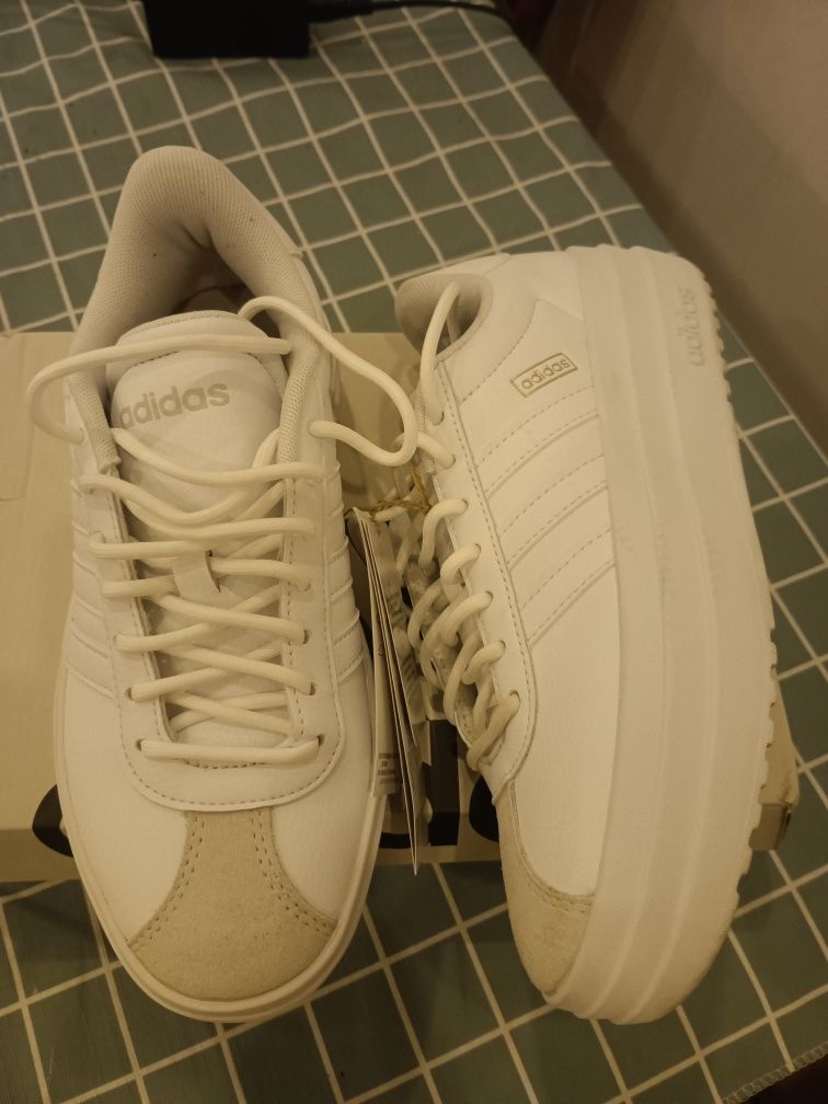 Tênis Adidas plataforma VL Court Bold