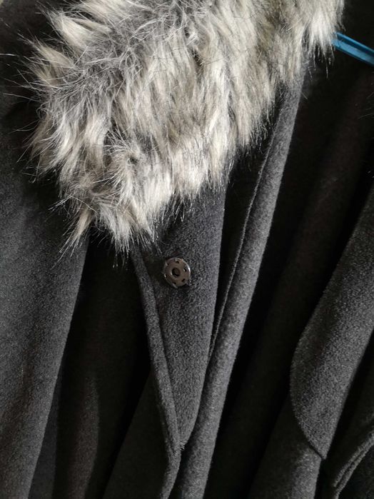 Poncho peleryna narzuta narzutka futerko okrycie damskie z futerkiem