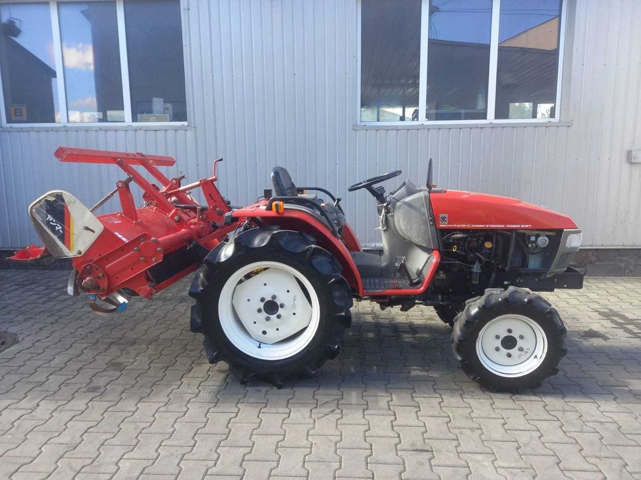 Japoński traktorek Yanmar F 220 z glebogryzarką 4x4 22 KM