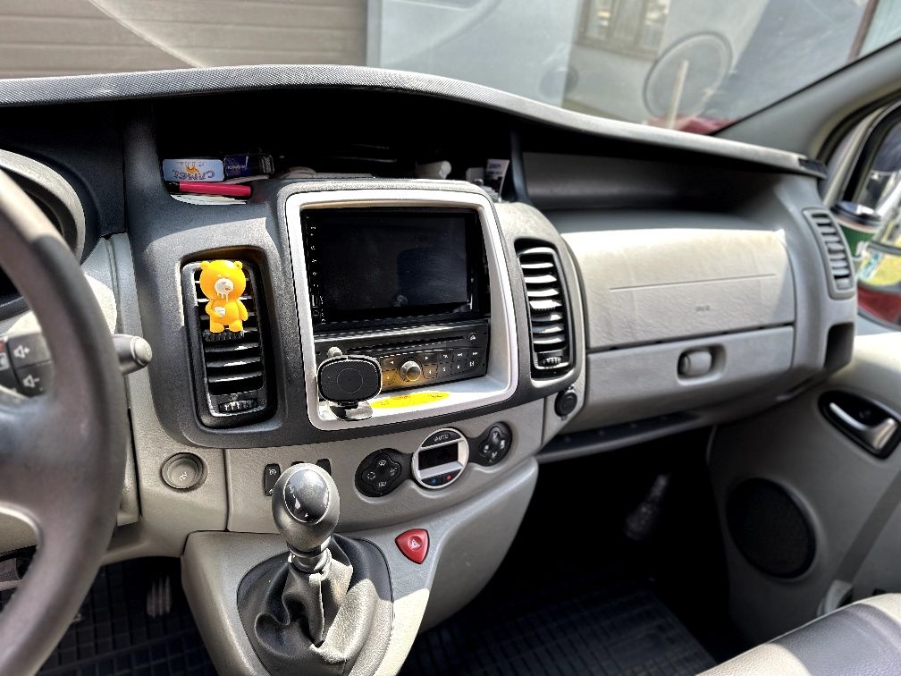 Продам автомобіль Renault trafick 2012 року