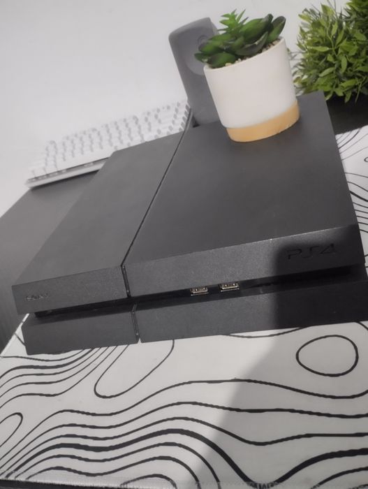 sprzedam PlayStation 4 fat