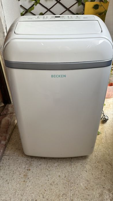 Ar Condicionado Portátil BECKEN BAC4255 (23 m² - 12000 BTU - Branco)
