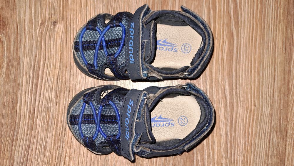 Взуття дитяче на хлопчика