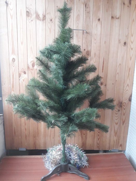 Штучна ялинка 1,25м з гірляндою.