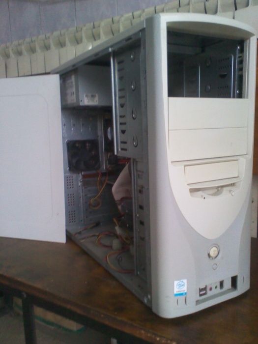 GIGABYTE GA-945GZM-S2 + Intel® Xeon® 5160 (3.1GHz/4MB/1333 MHz) + 2Gb