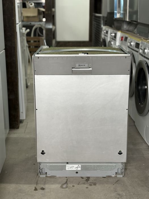 Посудомийна машина Neff з проекцією на підлогу — топова модель