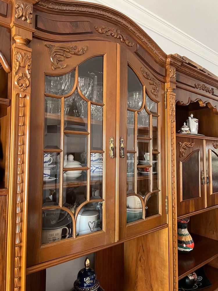 Móvel de Sala Classico em Madeira Maciça