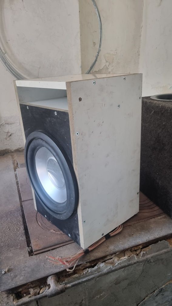 Subwoofer infiniti  tuba magnat clarion wzmacniacz