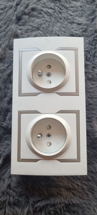 Gniazdo poczwórne Elektro-Plast