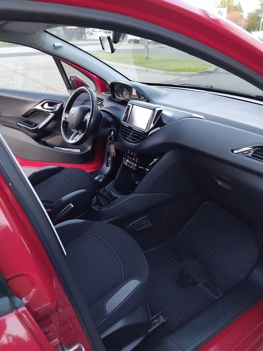 Peugeot 208, 2015r. Polski salon, pierwszy właściciel, 1.2 benzyna