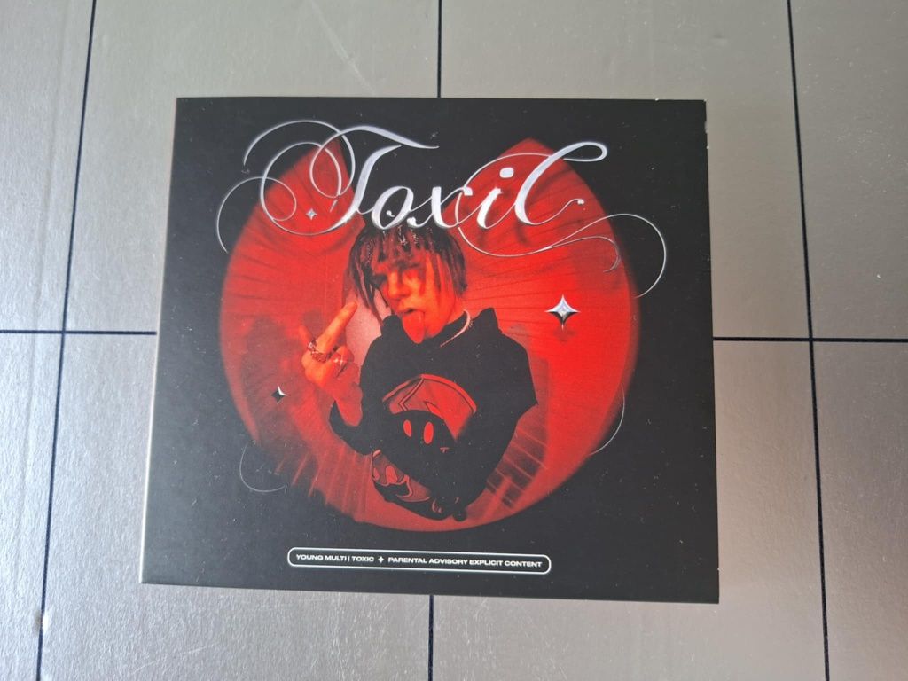 Young Multi - Toxic preorder autograf