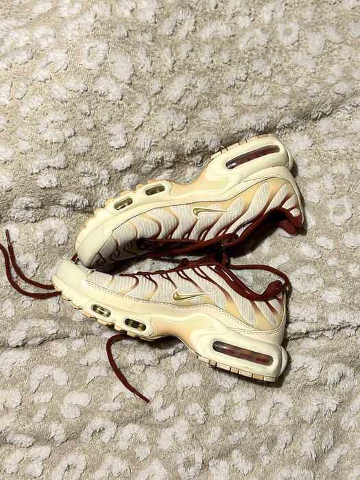 Nike Air Max Plus Coconut Milk Metallic Gold 38,5