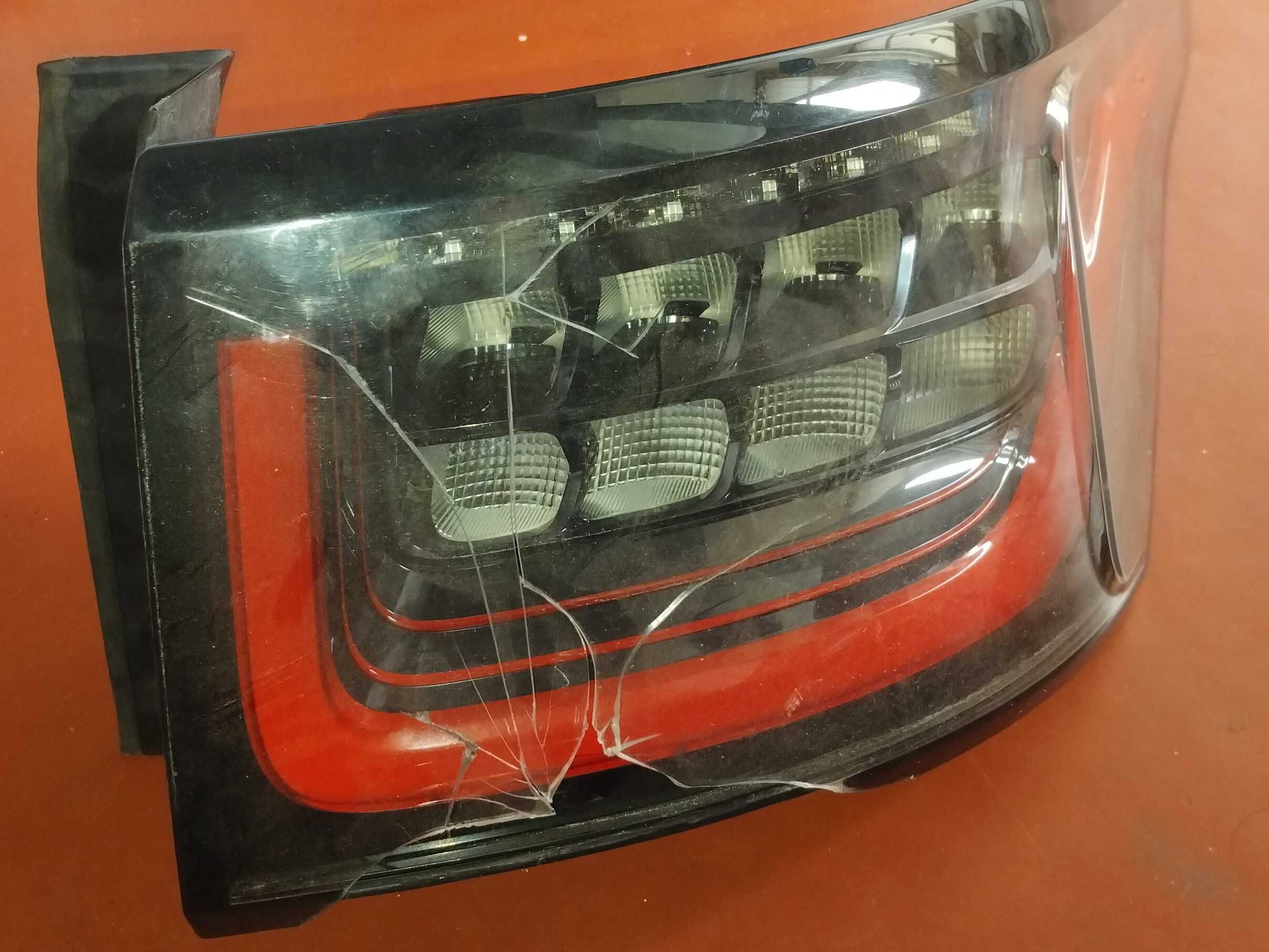 range rover sport 2 задня права фара fr26620204